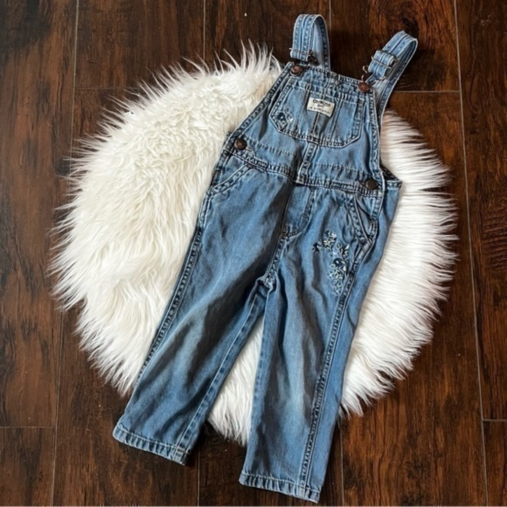 Carter’s 2T Floral Embroidery Distressed Overalls